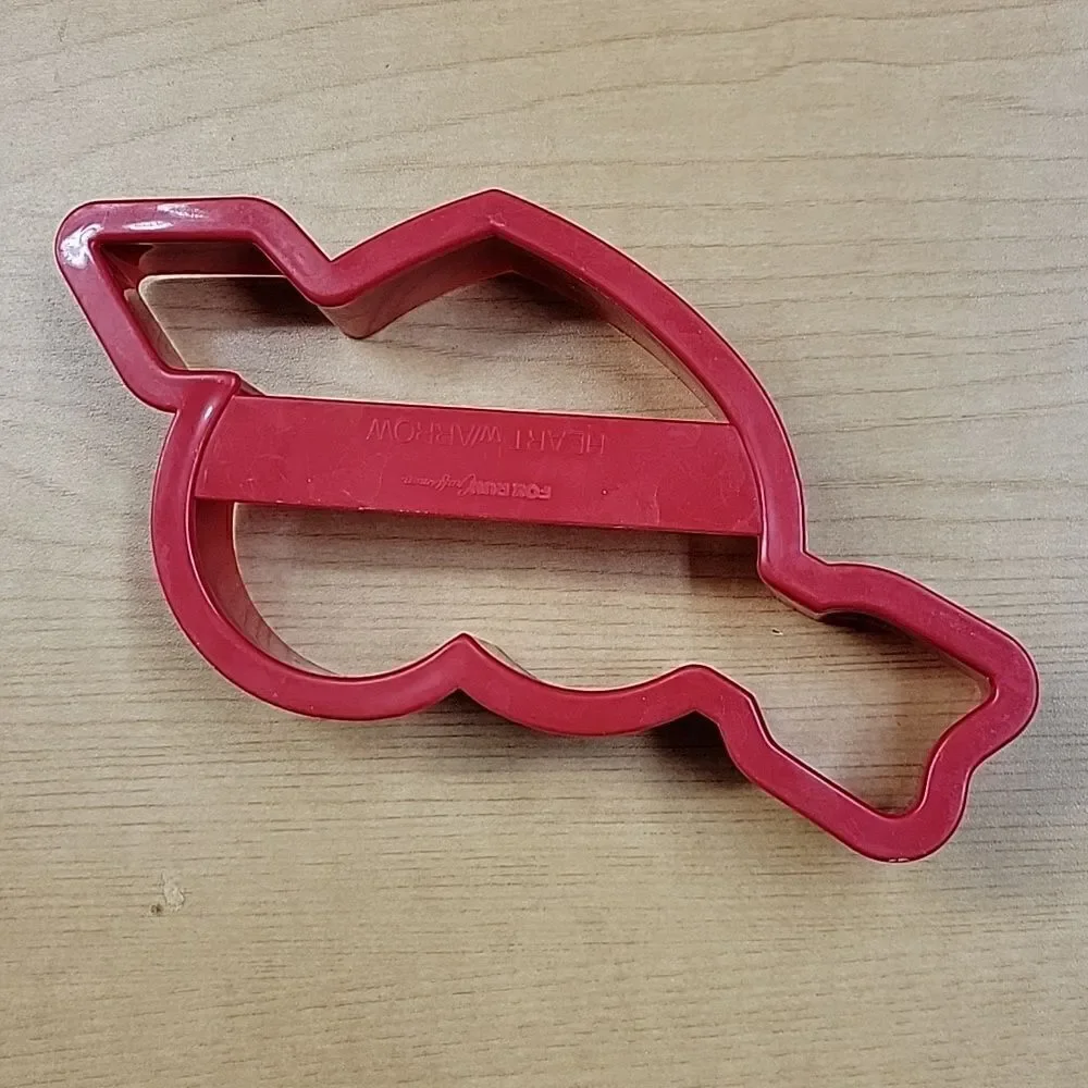 7 Wilton‎ & pamperd  chef Valentines Day cookie cutters